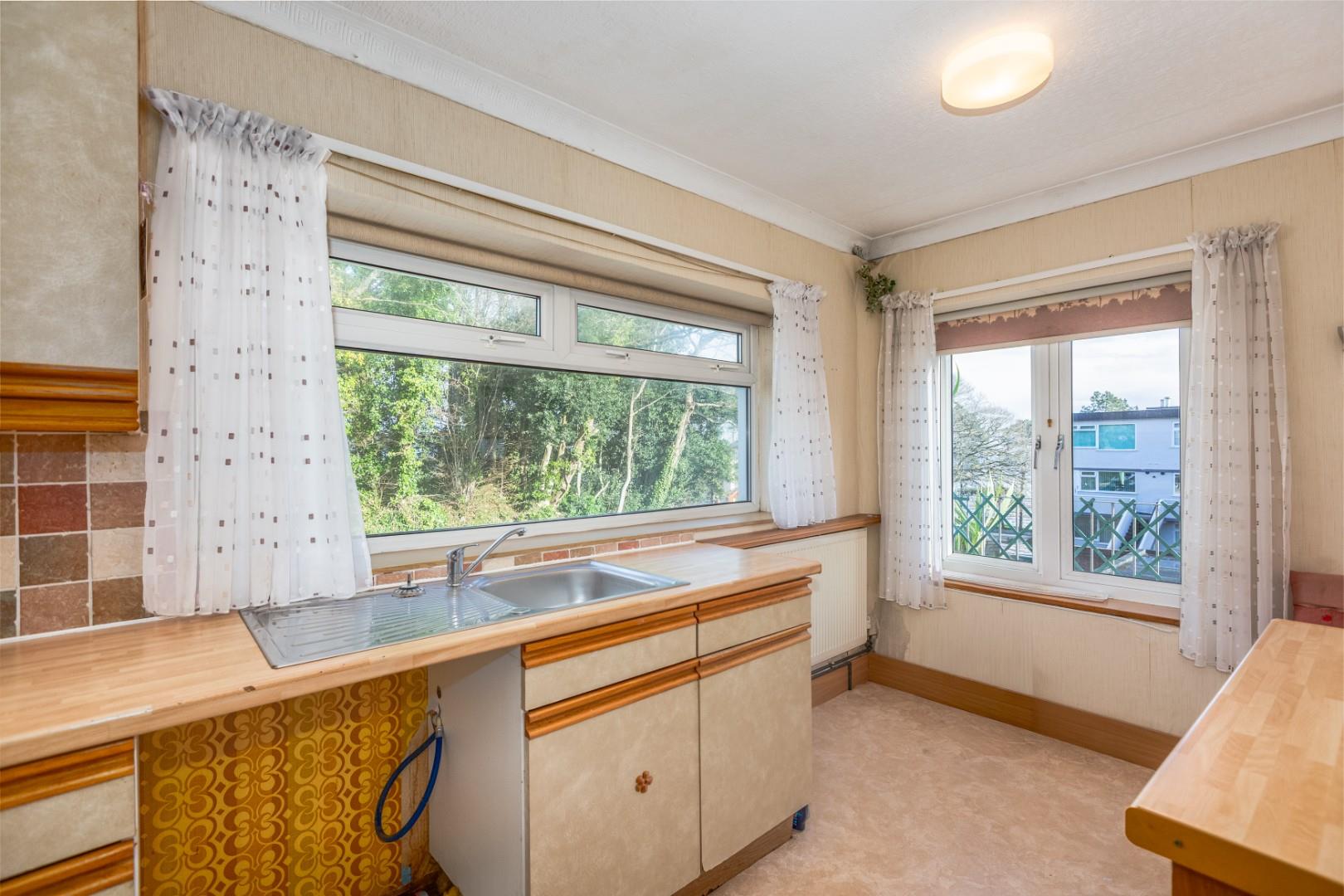 Lilliput Lane, West Cross, Swansea, SA3 5AQ